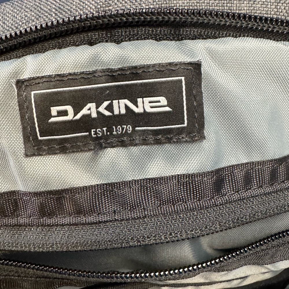Dakine Network Gray Men's Backpack 32L - Picture 10 of 15